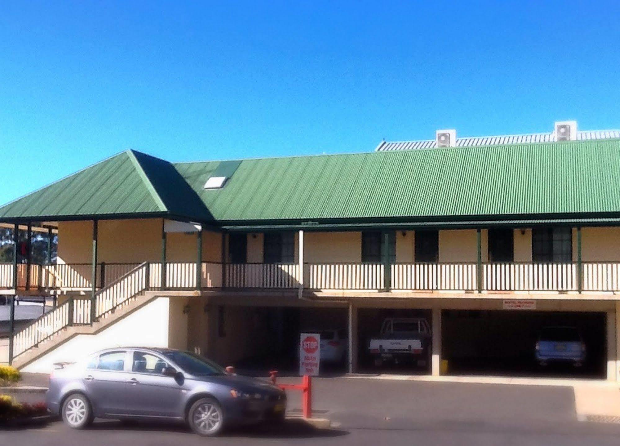 Town Square Motel Orange Exterior foto